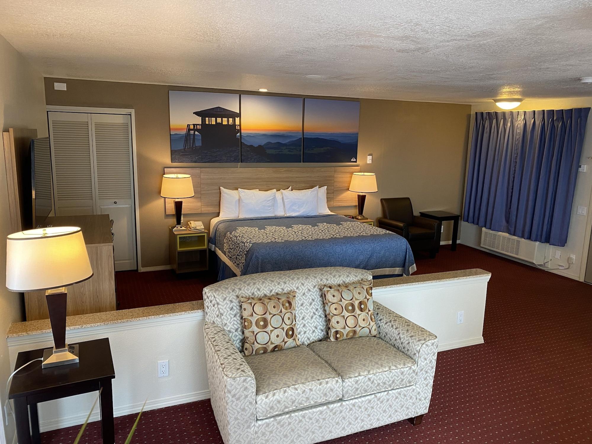 Days Inn By Wyndham Newport Or Exterior foto