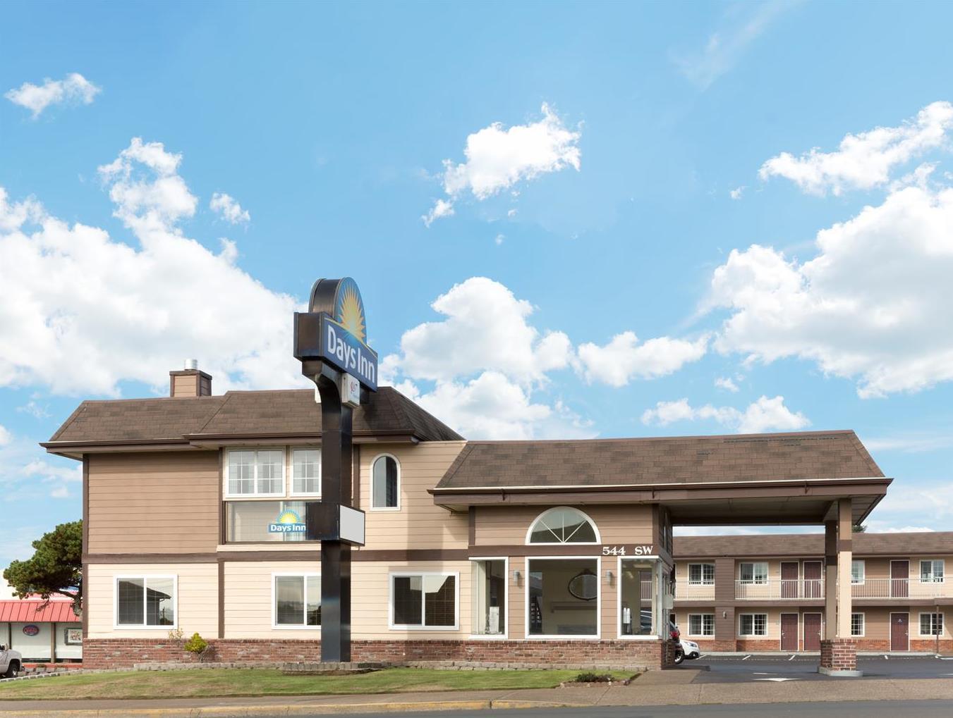 Days Inn By Wyndham Newport Or Exterior foto