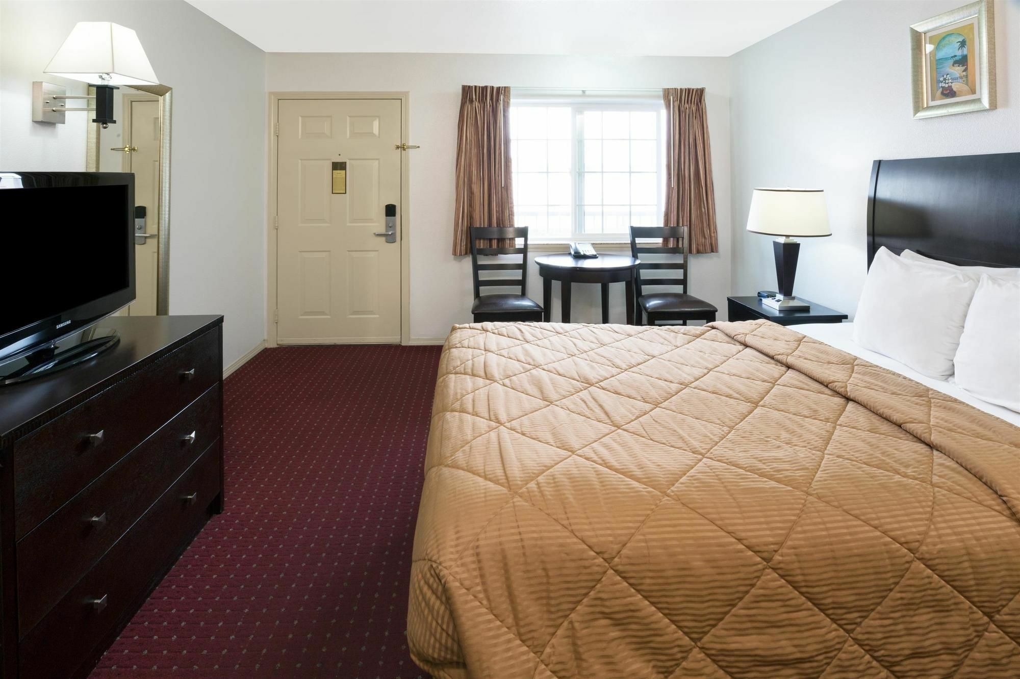 Days Inn By Wyndham Newport Or Exterior foto